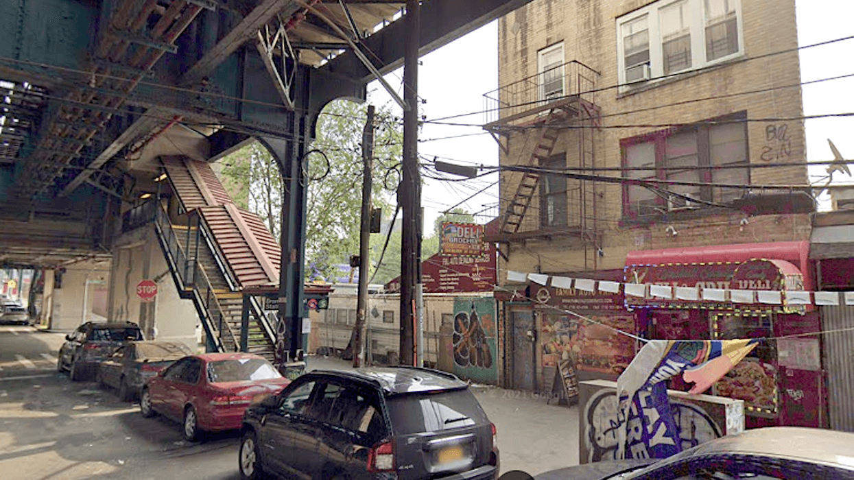 google maps photo of the Bronx Park East Subway Station
