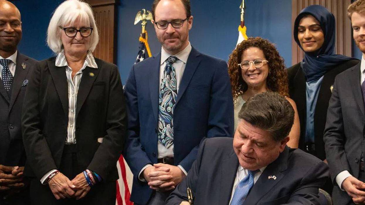 Pritzker signs landmark AI regulation bill that aims to mitigate risks