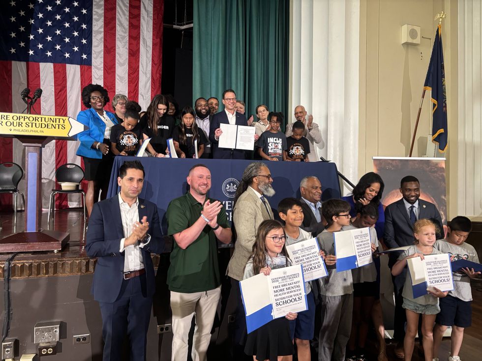 Gov. Shapiro turns ceremonial budget signing into educational experience for South Philly schoolchildren