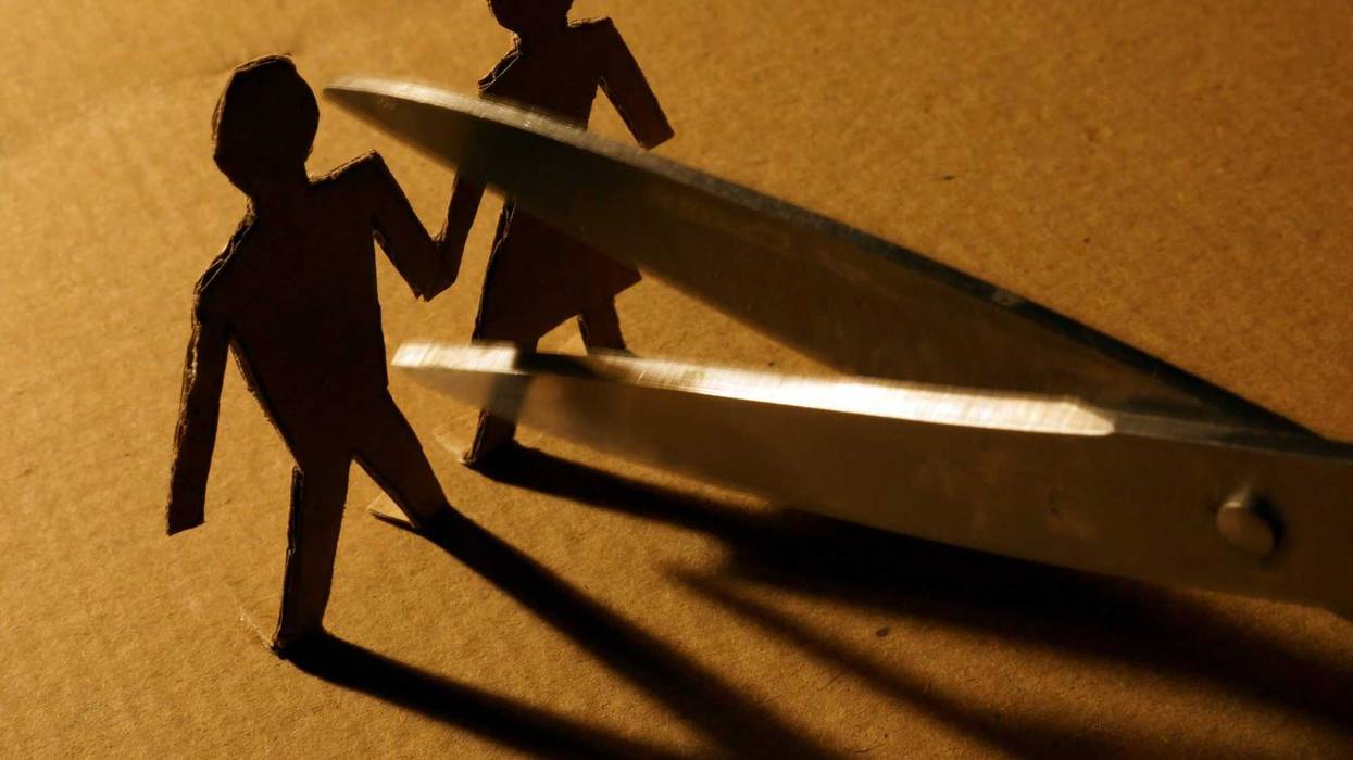 Graphic depicting a breakup.