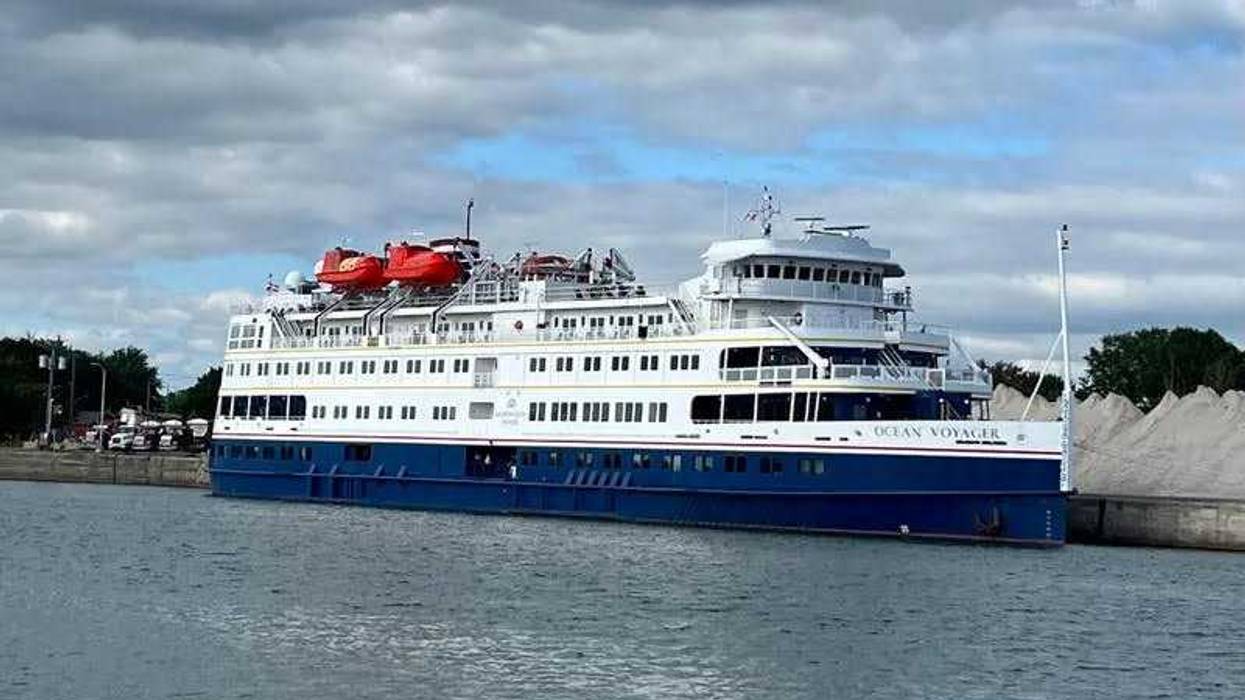 Great Lakes passenger cruise ship