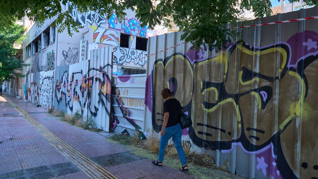 GRECIA-ASESINATO-MALETA