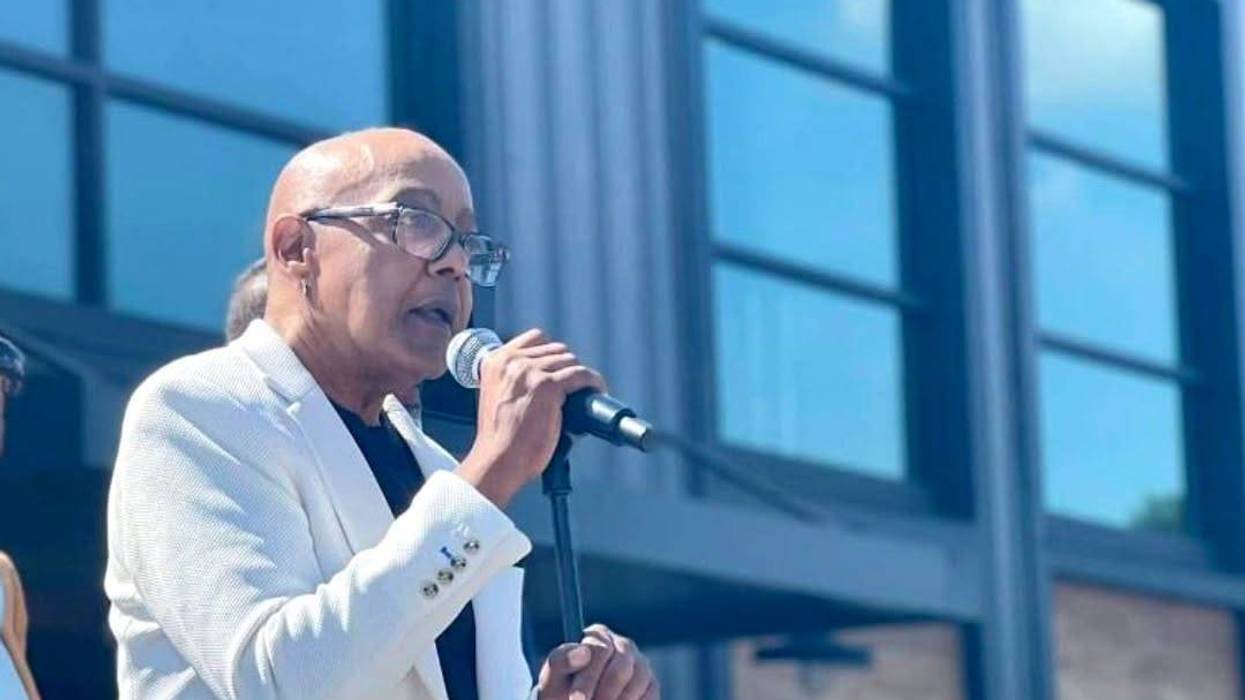 City Leaders Wish Peabo Bryson Speedy Recovery