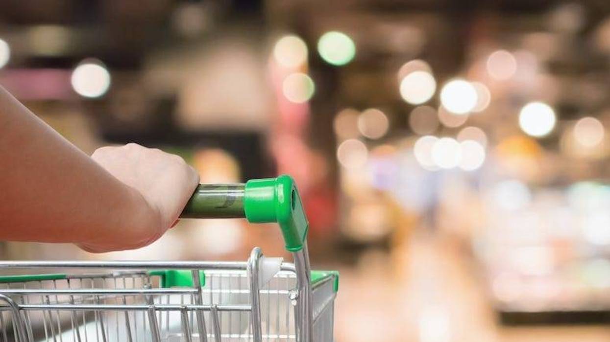 Grocery Cart, Grocery Store, Shopping Cart, Blurry Shelves