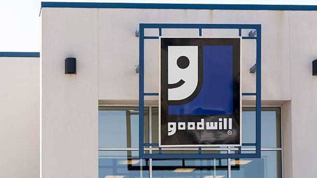 Gunman robs Goodwill store