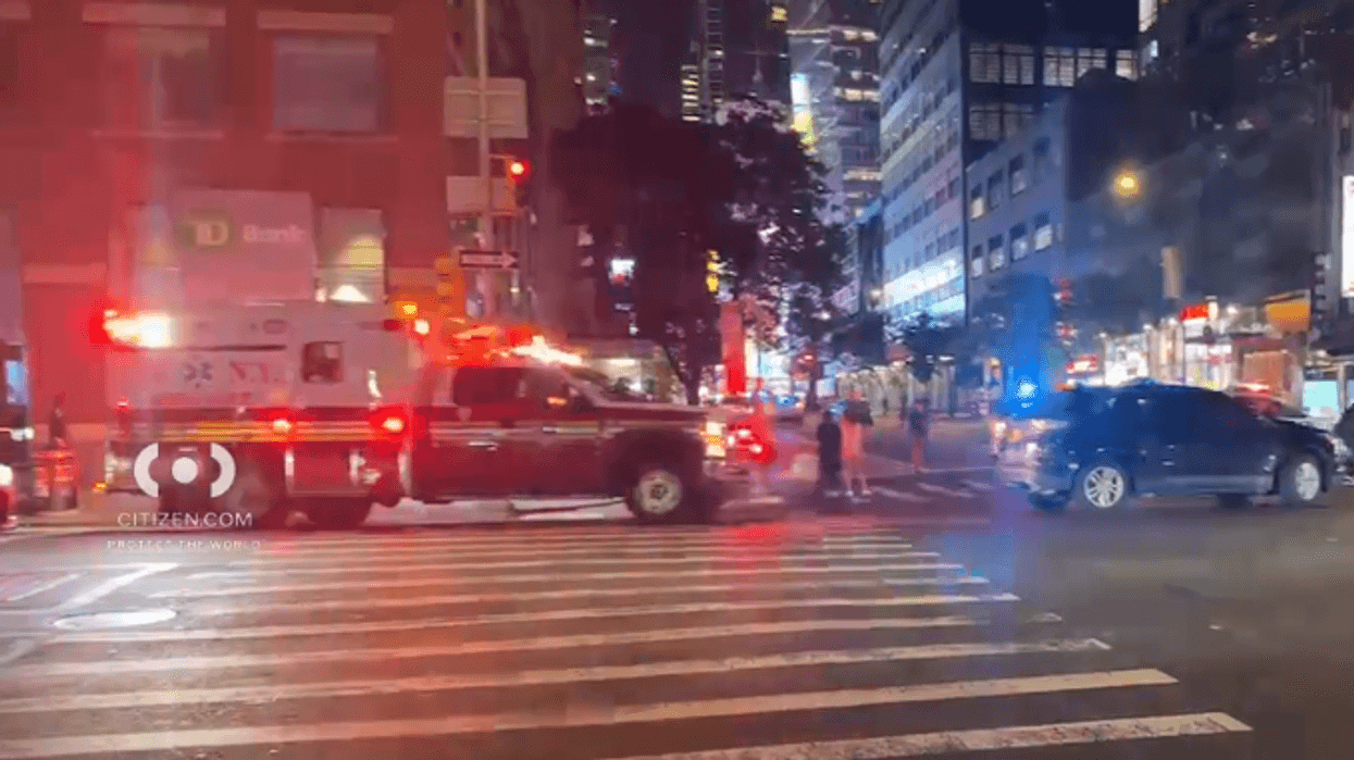 Gunman sought after a man, 30, was fatally shot near Times Square.