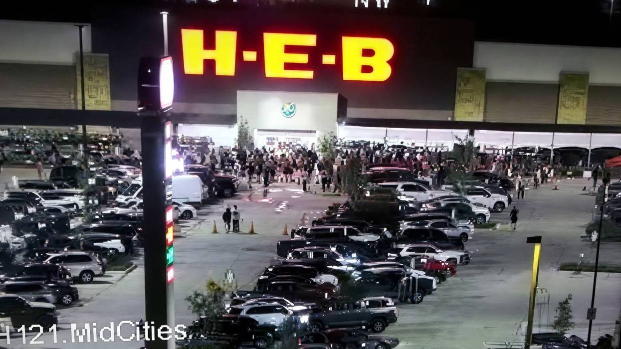 H-E-B officially opens its long-awaited Mid Cities store today, Wednesday, May 20, at 6 a.m., bringing a full-service grocery option to the Bedford and Euless communities. The 126,000-square-foot location at 2105 Rio Grande Blvd. in the Glade Parks development marks the first H-E-B in the Hurst-Euless-Bedford area.