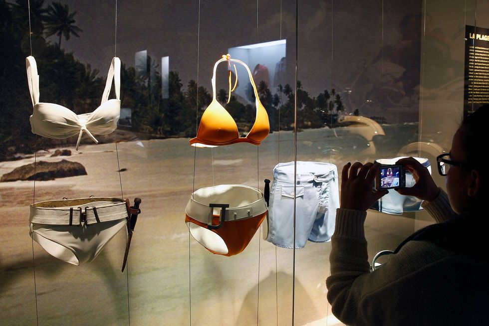 Halle Berry James Bond bikini