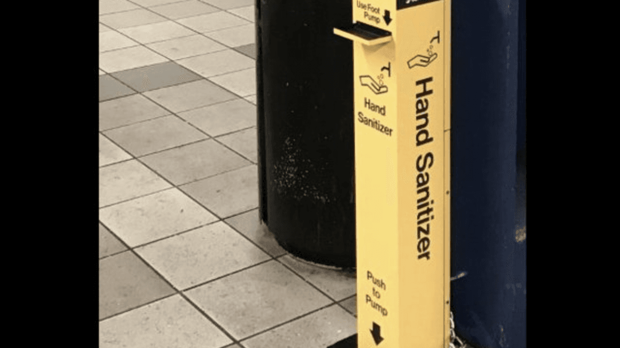 Hand sanitzer MTA