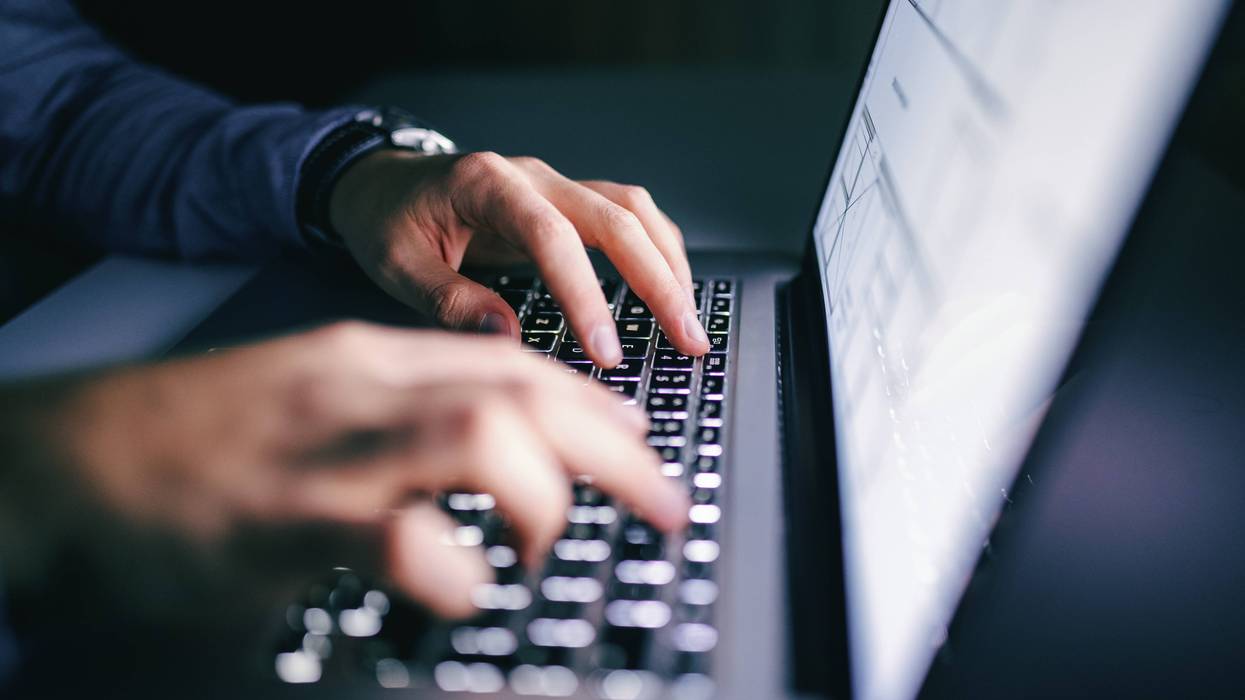 Hands on computer