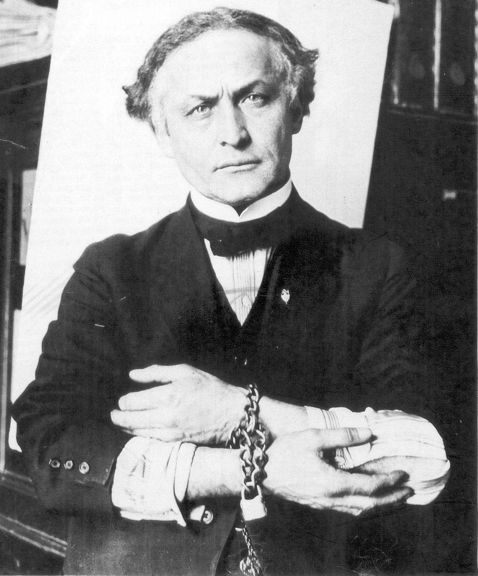Harry Houdini pictured in Detroit (1918)