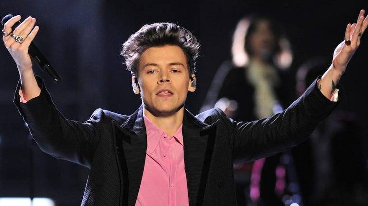 Harry Styles, Performing, Pink Shirt, Victoria's Secret Fashion Show, 2017