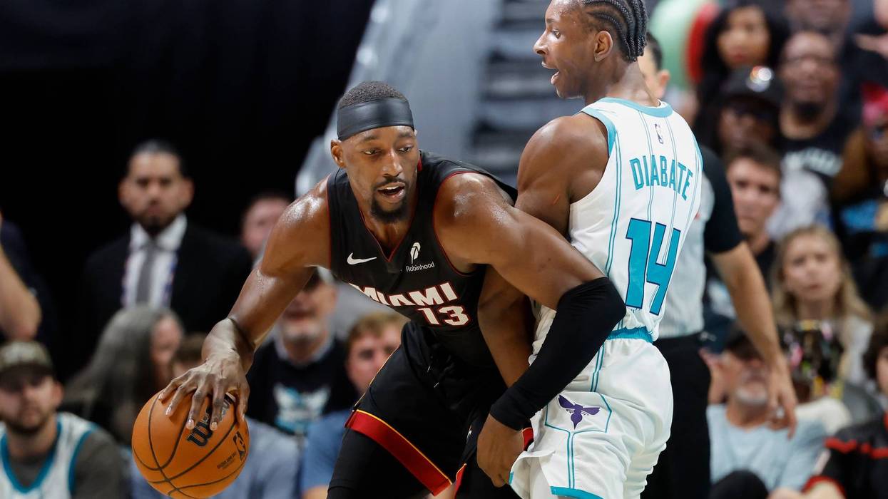 Heat Hornets Basketball 29
