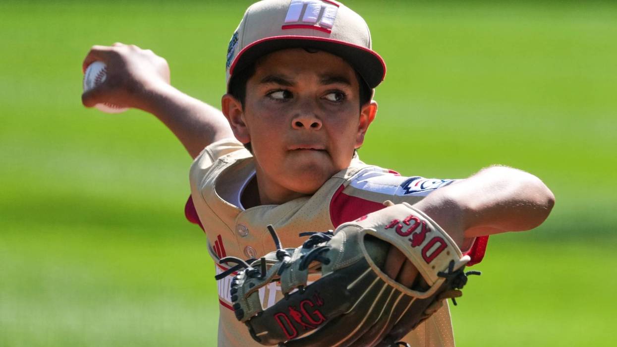 Carsynn Meyer’s RBI single sparks Nevada’s 12-2 rout of Ohio into LLWS title game