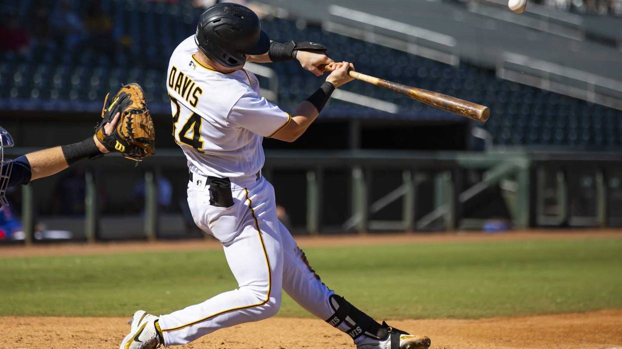 Henry Davis swinging