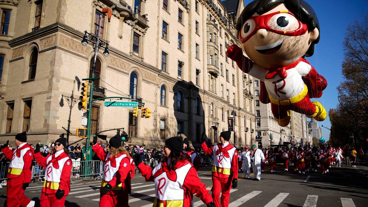 High-flying balloon characters star in Thanksgiving parade