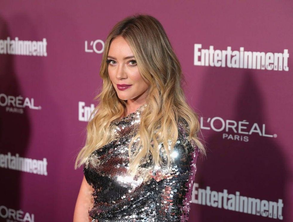 Hilary Duff gives fans a first glimpse from set of new show ‘How I Met Your Father’