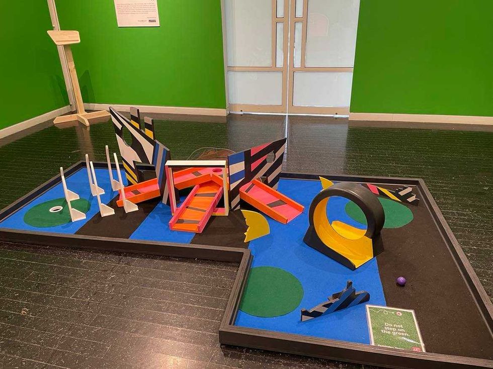 Hole #4, "Razzle Dazzle" by Andrea Jablonski & Stolatis Inc.