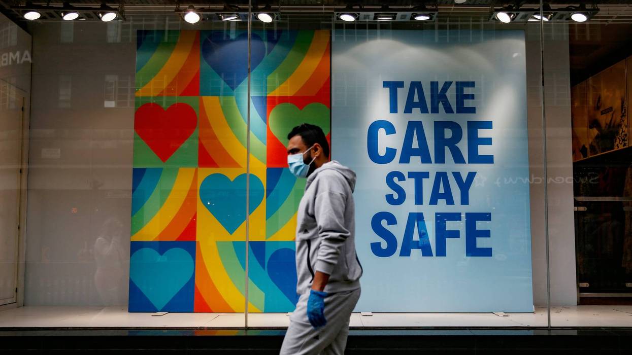 Hollie Adams / Stringer