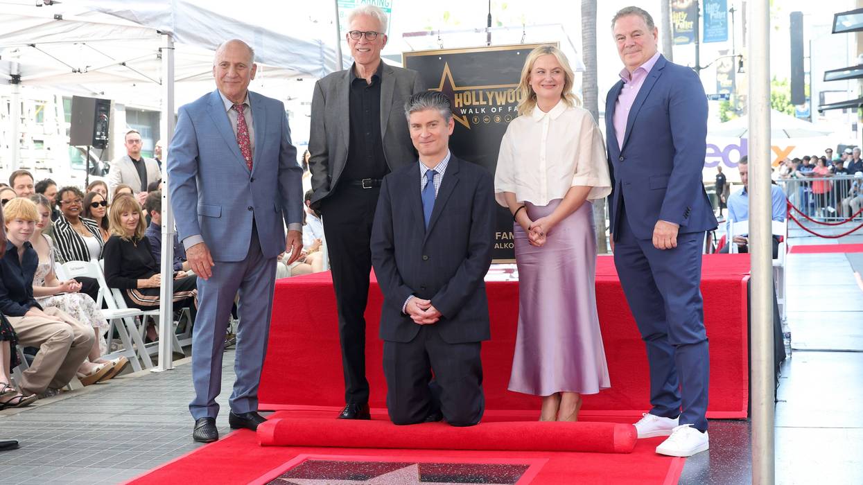 HOLLYWOOD, CALIFORNIA - MAY 21: (L-R) Steven Nissen, President & CEO, Hollywood Chamber of Commerce, Ted Danson, Michael Schur, Amy Poehler and Jerry Neuman, Executive Committee Member, Hollywood Chamber of Commerce attend Michael Schur's Star Ceremony on the Hollywood Walk of Fame on May 21, 2025 in Hollywood, California.