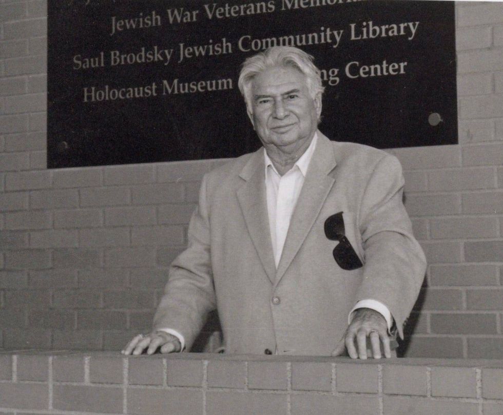 Holocaust survivor Ben Fainer