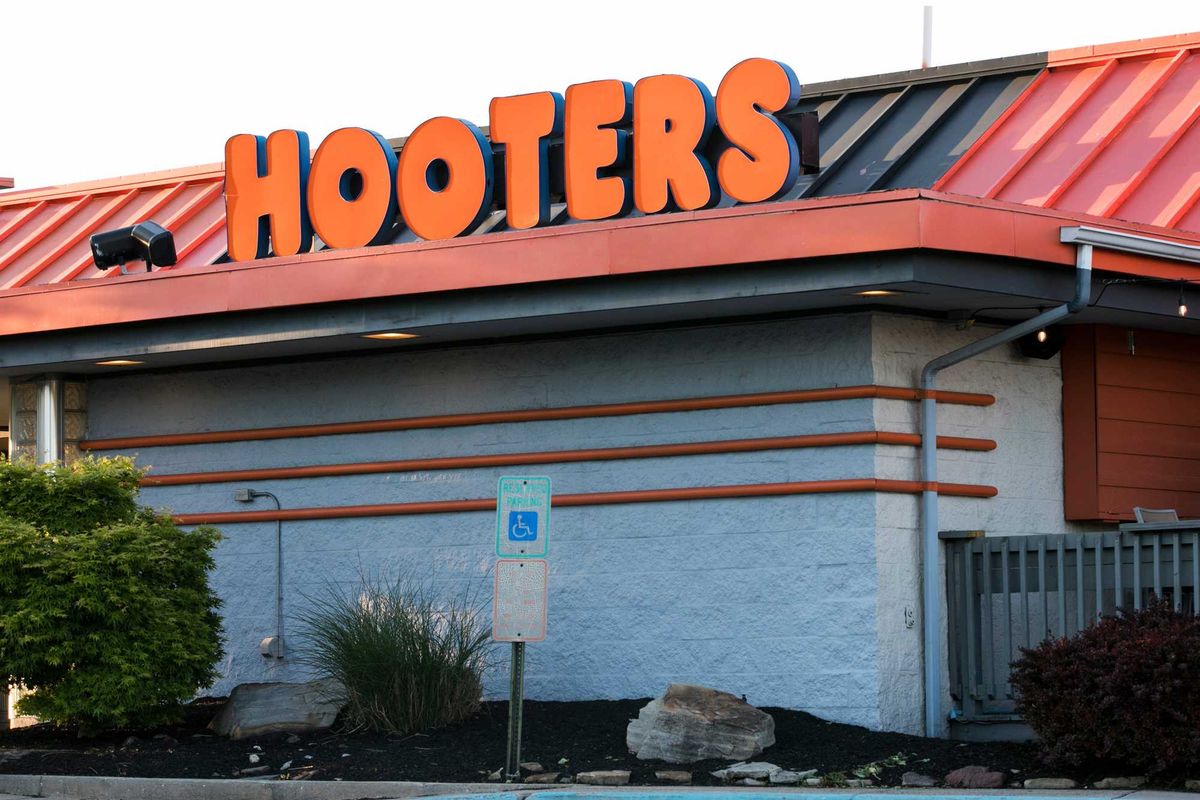 Hooters