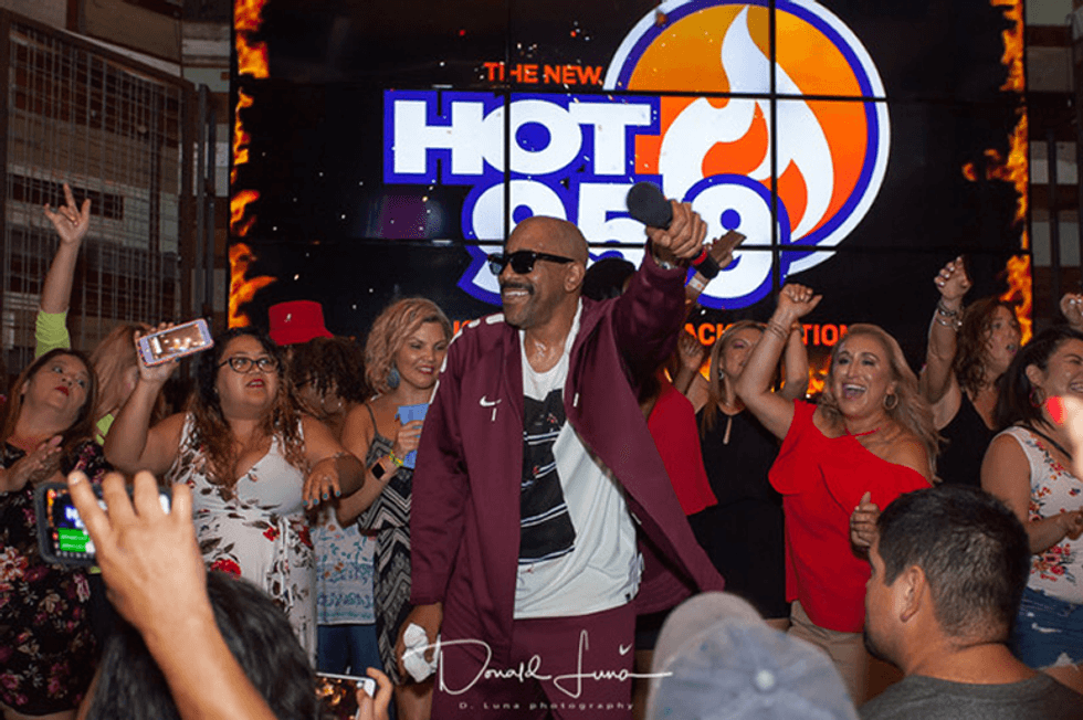 hot 959 throwback throwdown