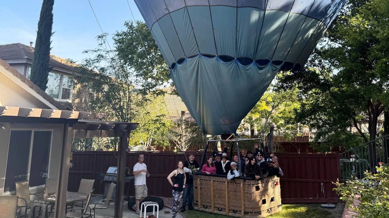Hot Air Balloon Backyard 863