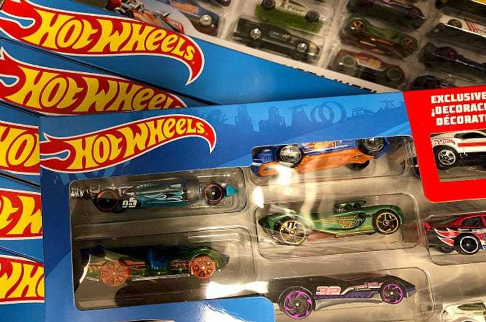 Hot Wheels fan built an epic backyard track that took months to complete