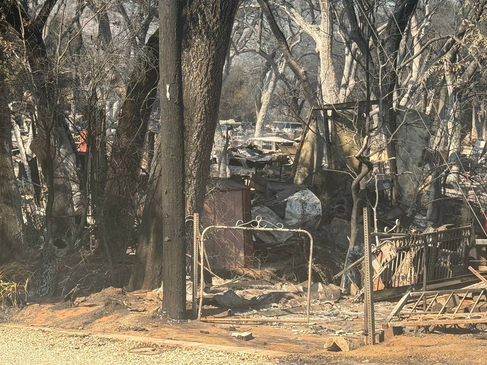 house lost in El Cariso