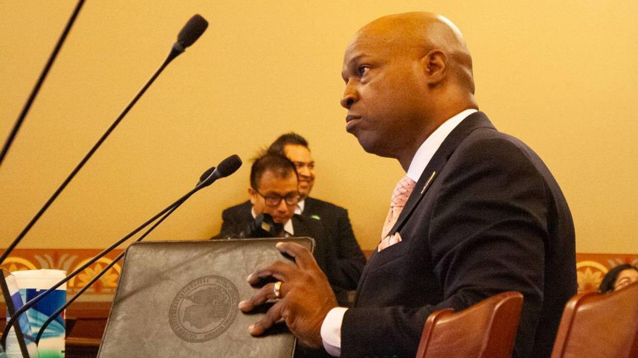 Illinois House committee advances bill banning immigration detention centers near homes, schools