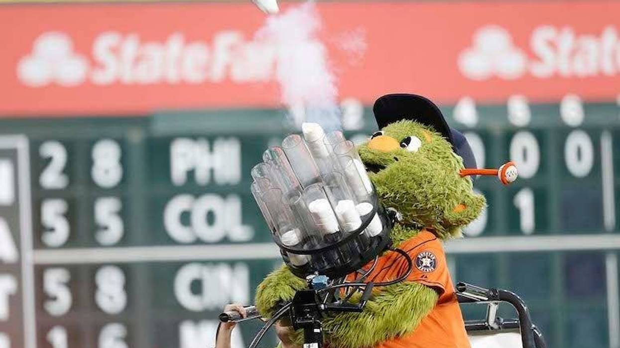 Houston Astros, Orbit, T-Shirt Cannon, Shooting
