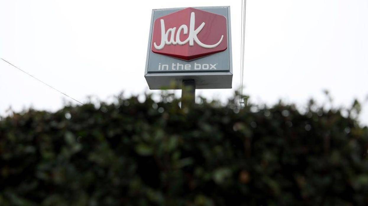 https://ktla.com/news/local-news/jack-in-the-box-employee-stabbed-to-death-by-transient-lapd/