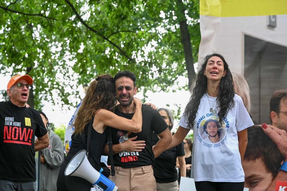 Hundreds gathered in Central Park on Sunday to mourn the six hostages killed in Gaza and call on Israeli leaders to negotiate a deal to release the remaining 101 people being held.