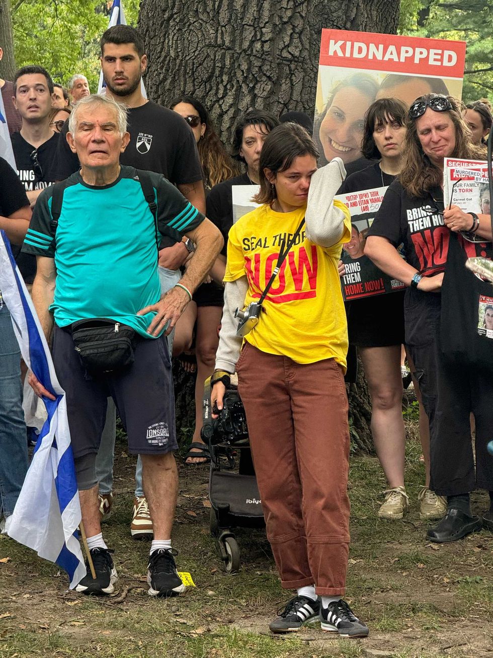 Hundreds gathered in Central Park on Sunday to mourn the six hostages killed in Gaza and call on Israeli leaders to negotiate a deal to release the remaining 101 people being held.