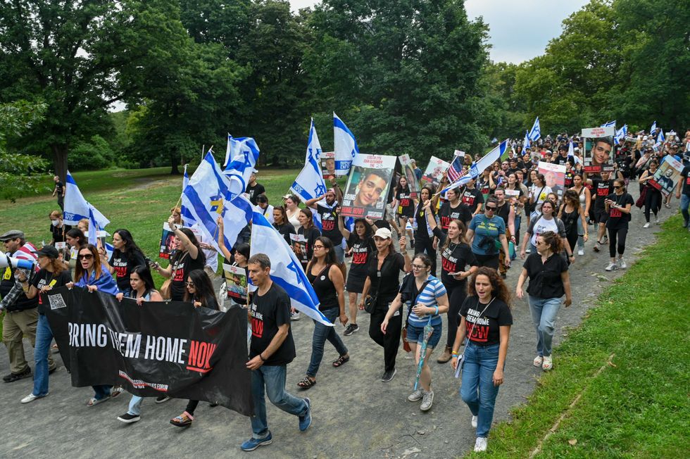 Hundreds gathered in Central Park on Sunday to mourn the six hostages killed in Gaza and call on Israeli leaders to negotiate a deal to release the remaining 101 people being held.