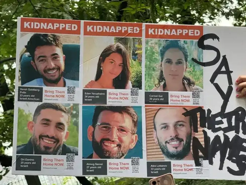 Hundreds gathered in Central Park on Sunday to mourn the six hostages killed in Gaza and call on Israeli leaders to negotiate a deal to release the remaining 101 people being held.