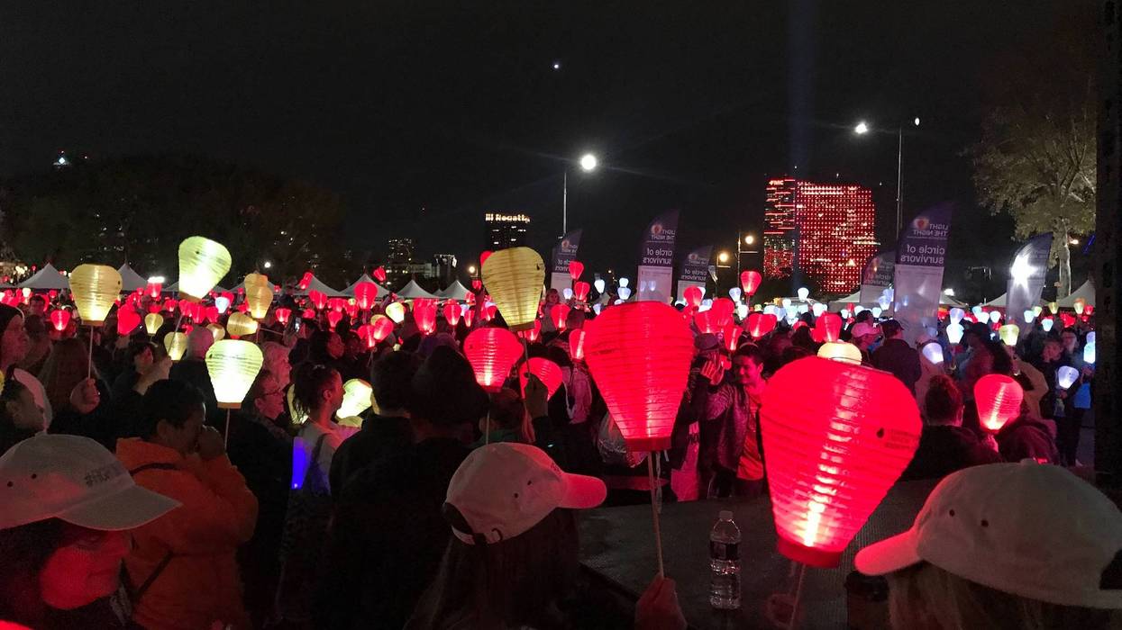 Hundreds of people gathered on the Ben Franklin Parkway for the Leukemia & Lymphoma Society's "Light the Night" event.