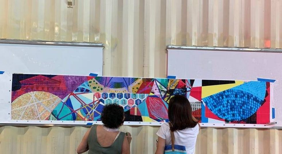 Hundreds turn out to add color to Philadelphia Foundation legacy mural