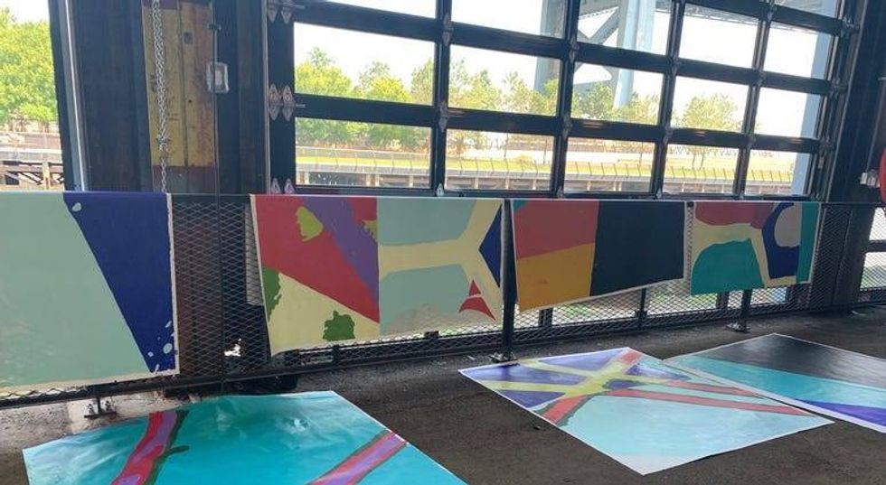 Hundreds turn out to add color to Philadelphia Foundation legacy mural