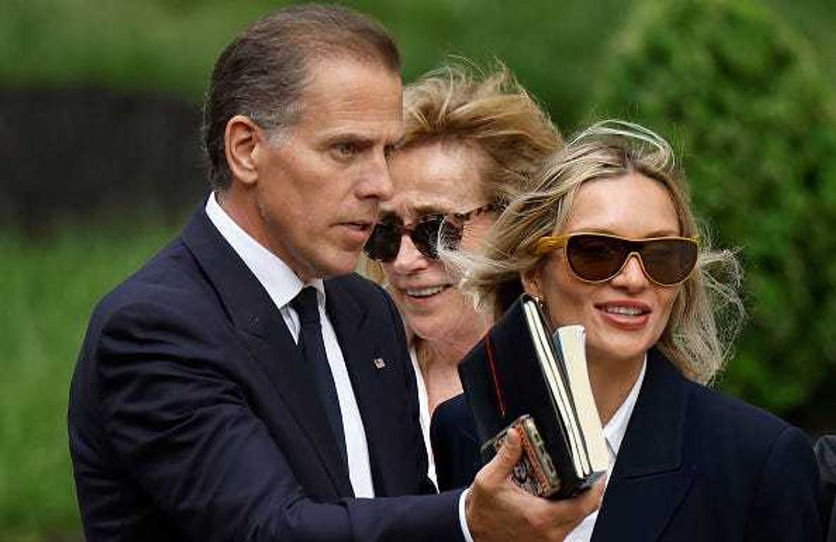 Hunter Biden (L), the son of U.S. President Joe Biden, his wife Melissa Cohen Biden (R) and Valerie Biden Owens leave the J. Caleb Boggs Federal Building on June 06, 2024 in Wilmington, Delaware.