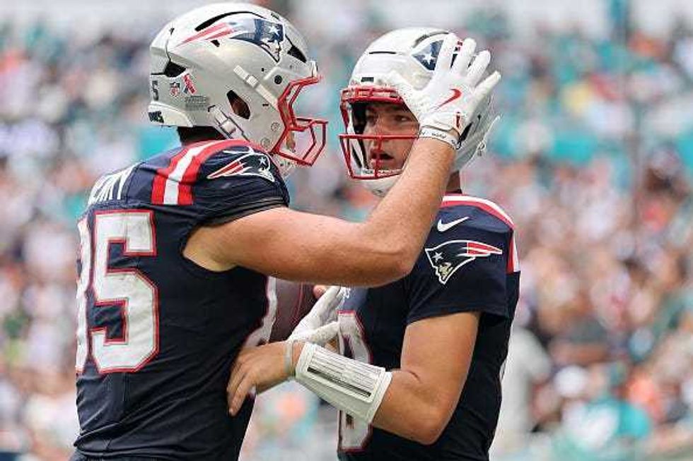Hunter Henry and Drake Maye