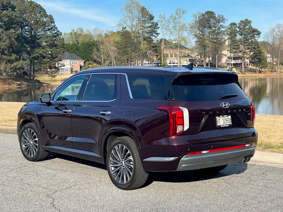 Hyundai Palisade Calligraphy rear LED lighting