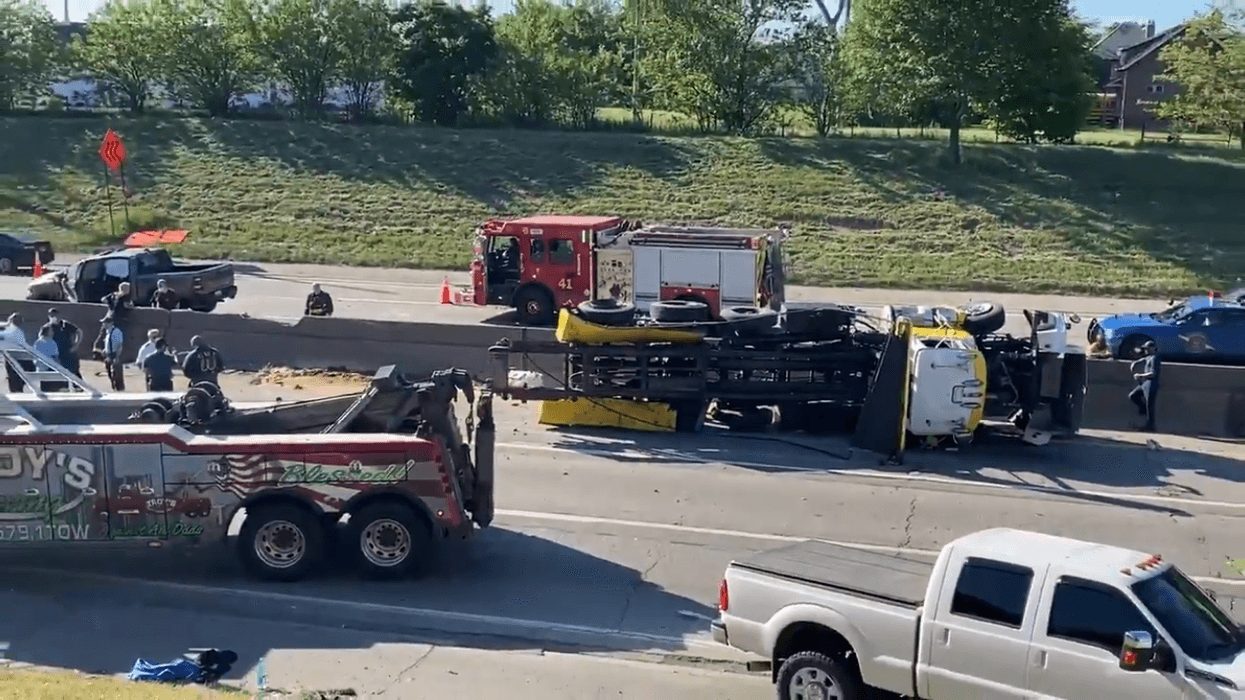 I-94 W closed near Gratiot following rollover crash