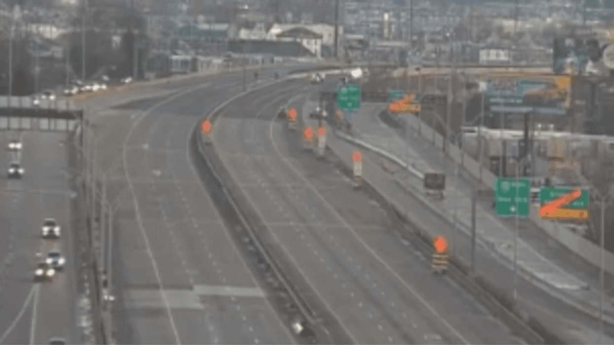 I-95 crash by the Betsy Ross Bridge in North Philadelphia is closed in both directions