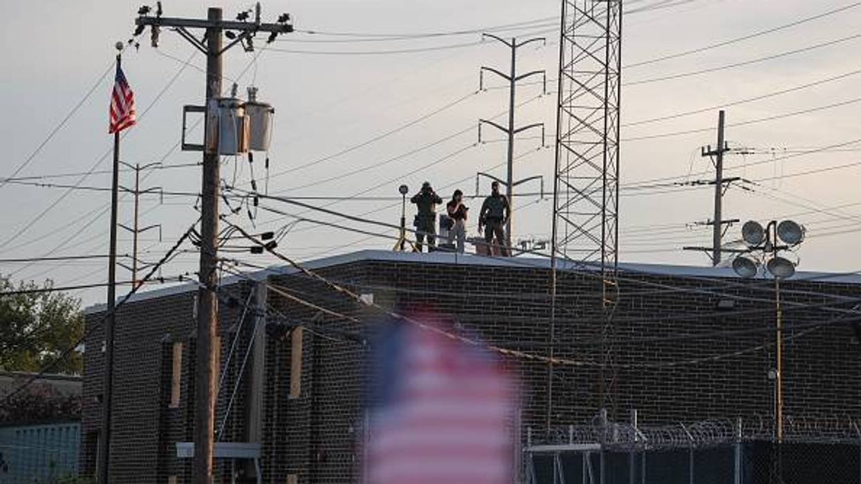 Bill restricting new ICE detention centers approved by the Illinois House and Senate