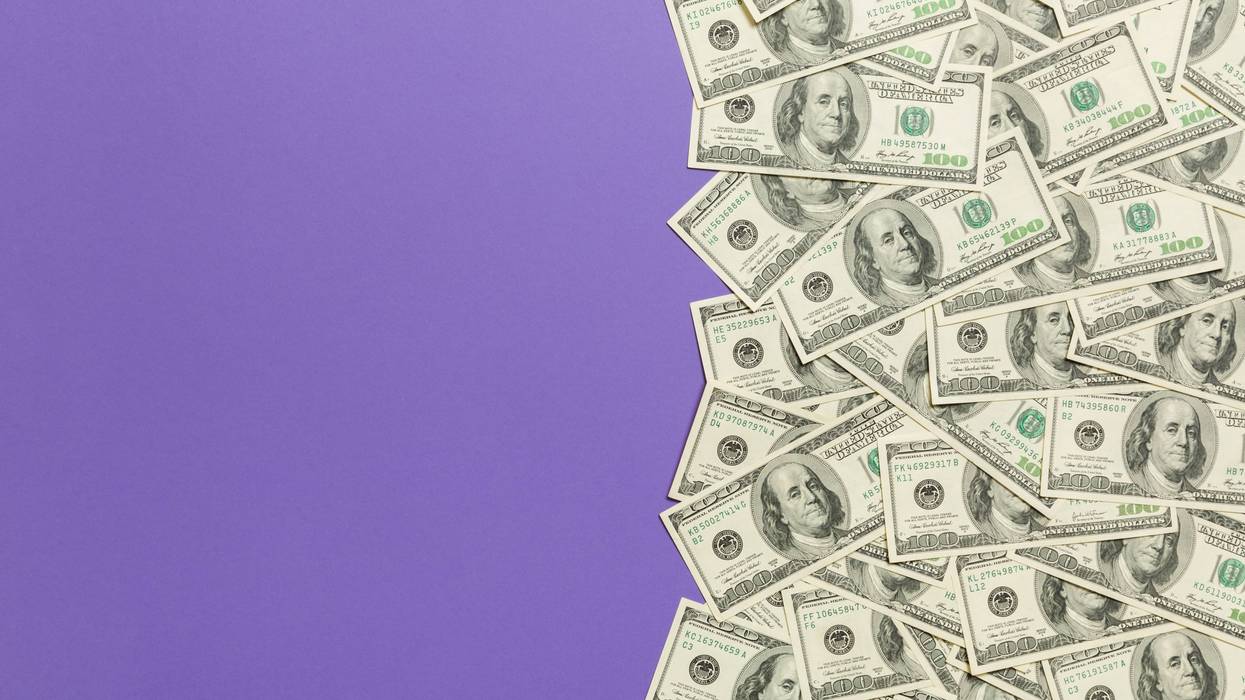 Illustration showing many hundreds of dollars