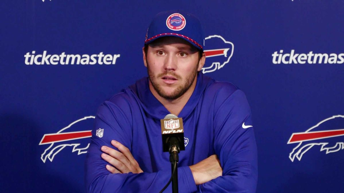 Josh Allen exchanged texts with Stefon Diggs after trade to Houston