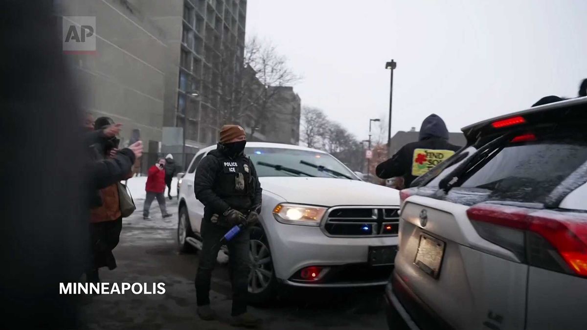 Federal agents pepper spray a crowd in Somali neighborhood of Minneapolis during more Trump crackdowns