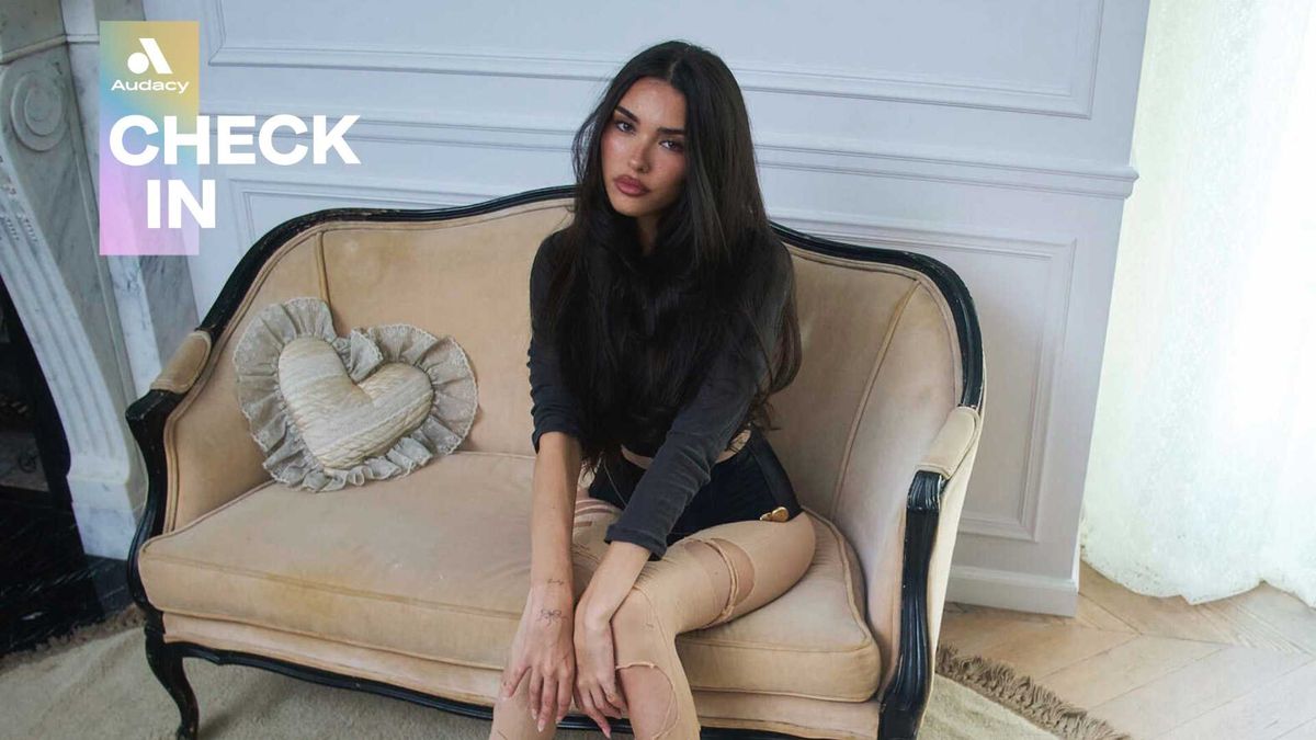 Hooters founders back in control and vow modest new uniforms